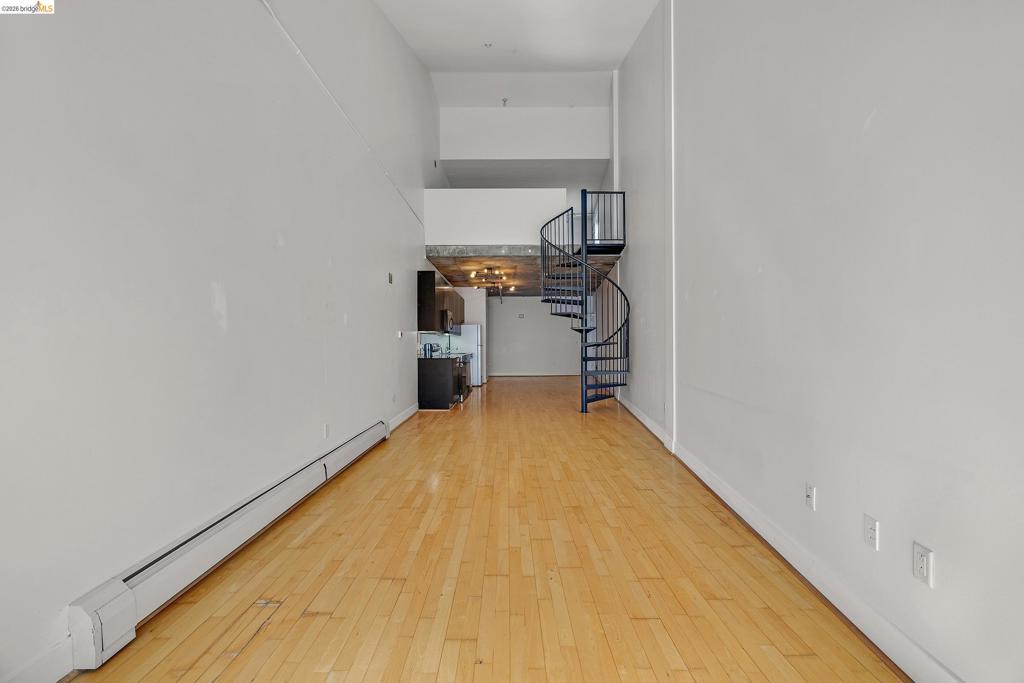 311 Oak St 842 Property Photo 18