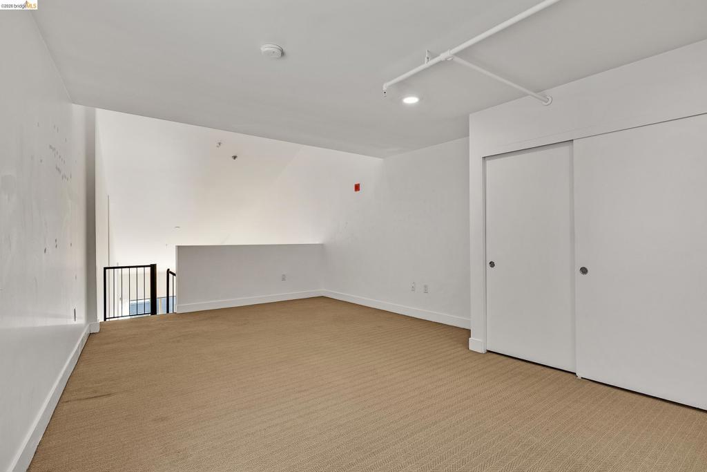 311 Oak St 842 Property Photo 21