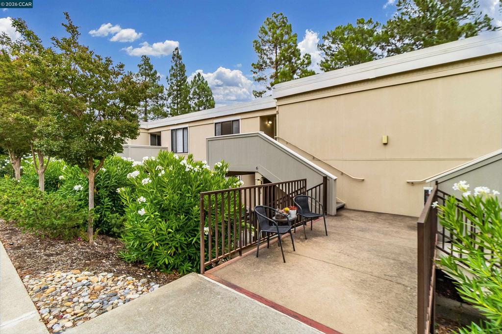 1748 Golden Rain Rd 5 Property Photo 2