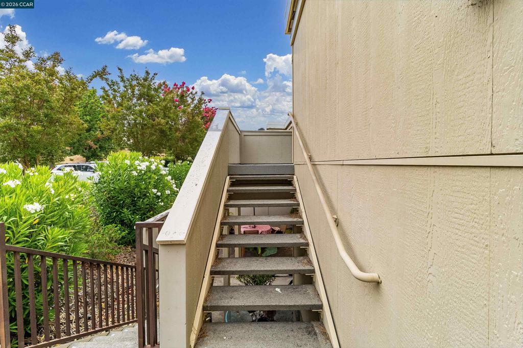 1748 Golden Rain Rd 5 Property Photo 3