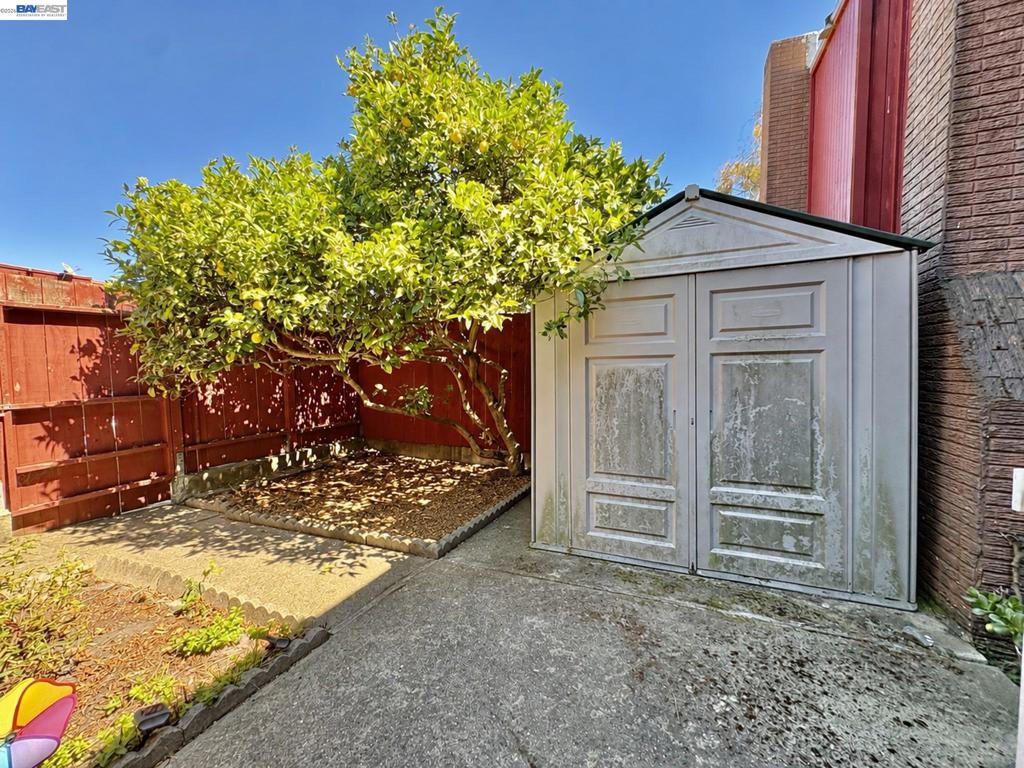 38 Kelloch Ave Property Photo 21