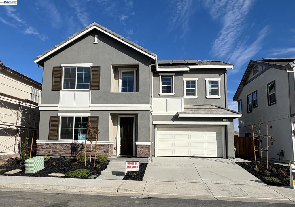 2412 Golden Way Property Photo 1