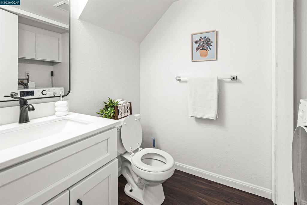 1001 Devonwood Property Photo 9