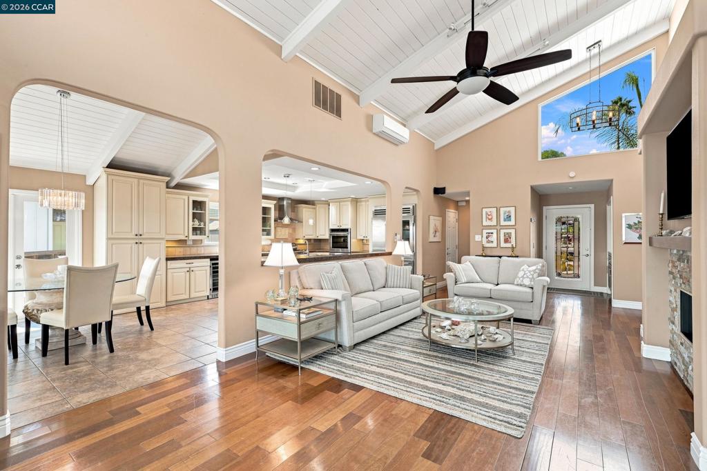 825 Discovery Bay Blvd Property Photo 12