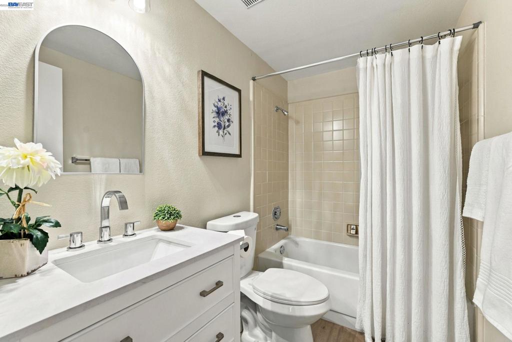 1655 Geary Rd 21 Property Photo 24