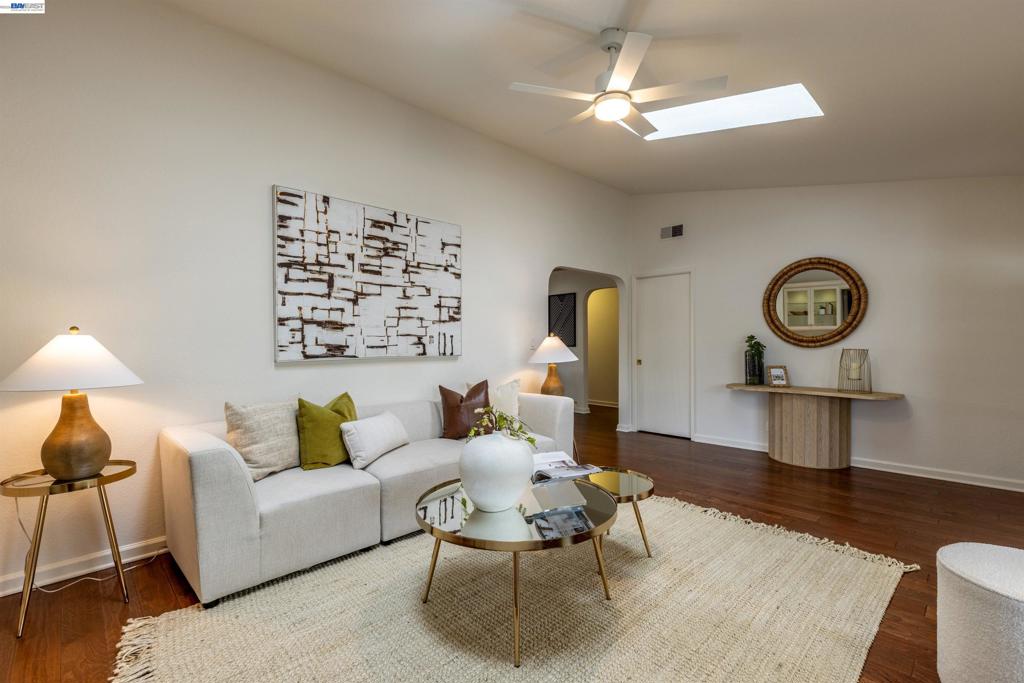 749 Orion Way Property Photo 4