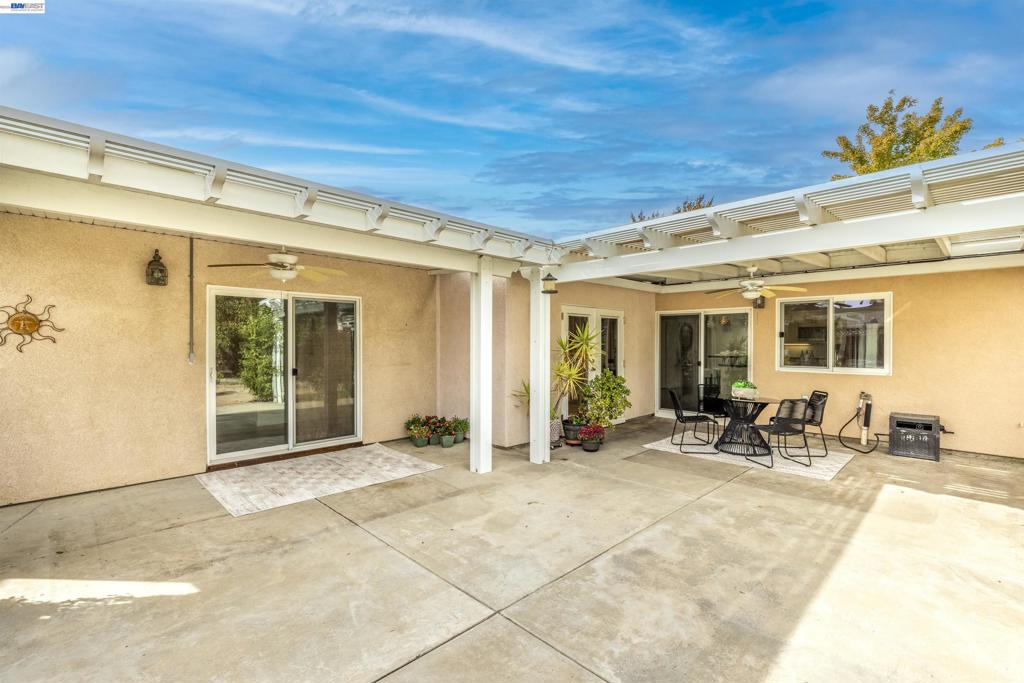 749 Orion Way Property Photo 33