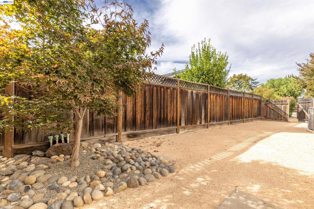 749 Orion Way Property Photo 47
