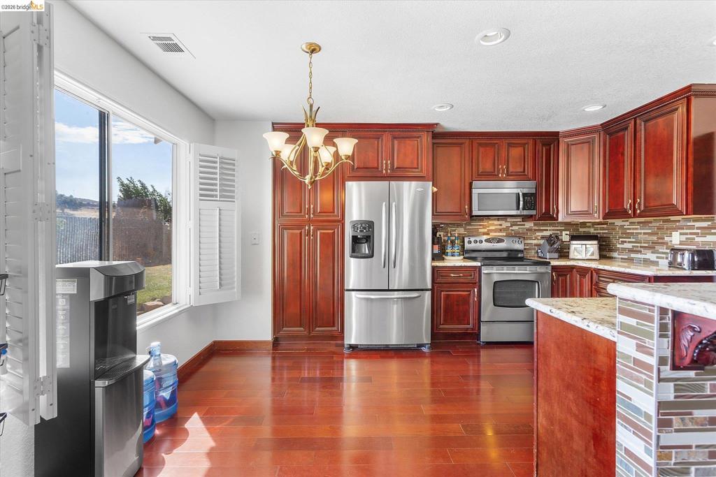 428 Brookside Ct Property Photo 17