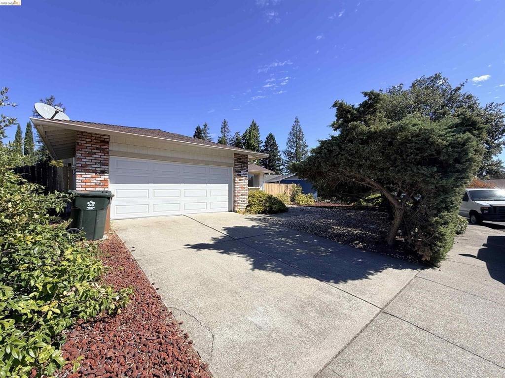 119 Clear Creek Ct Property Photo 4
