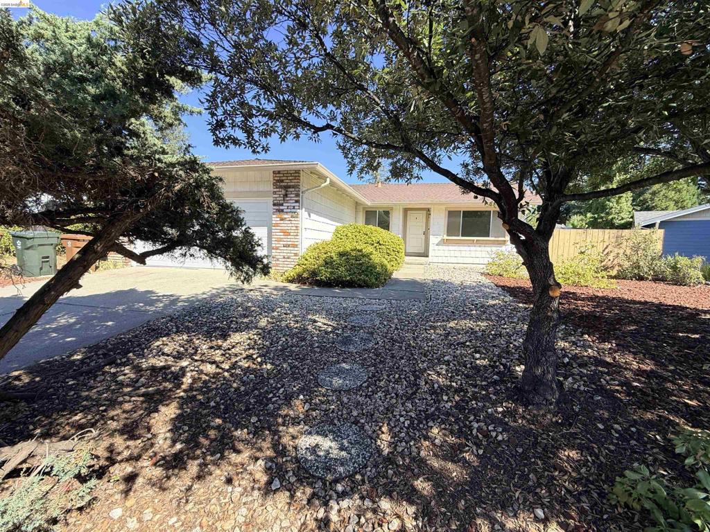 119 Clear Creek Ct Property Photo 5