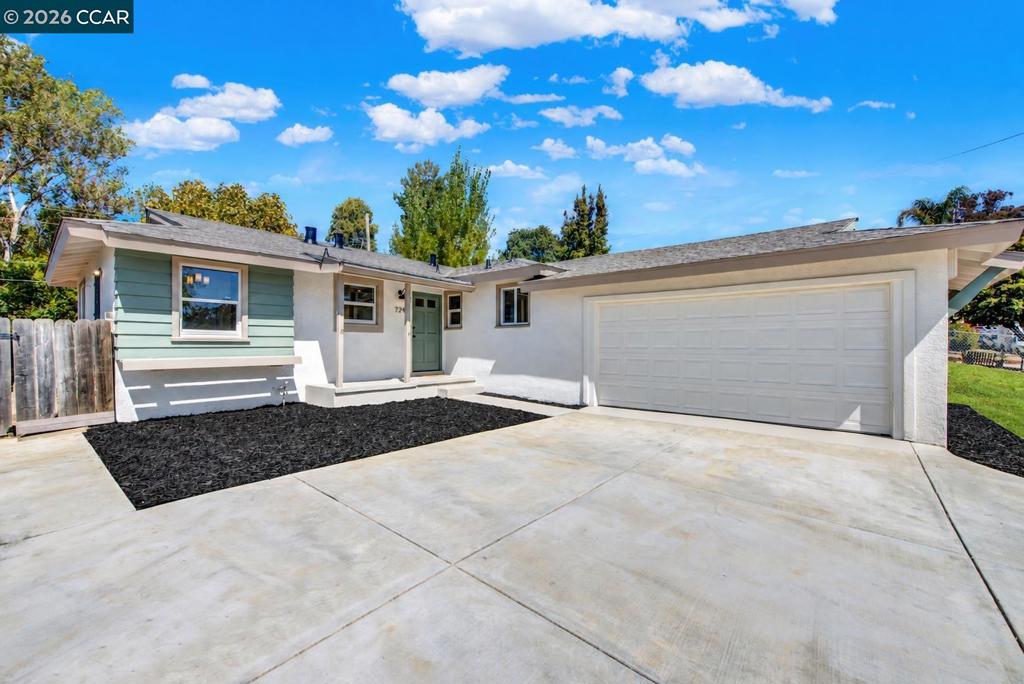 724 Taper Ave Property Photo 1