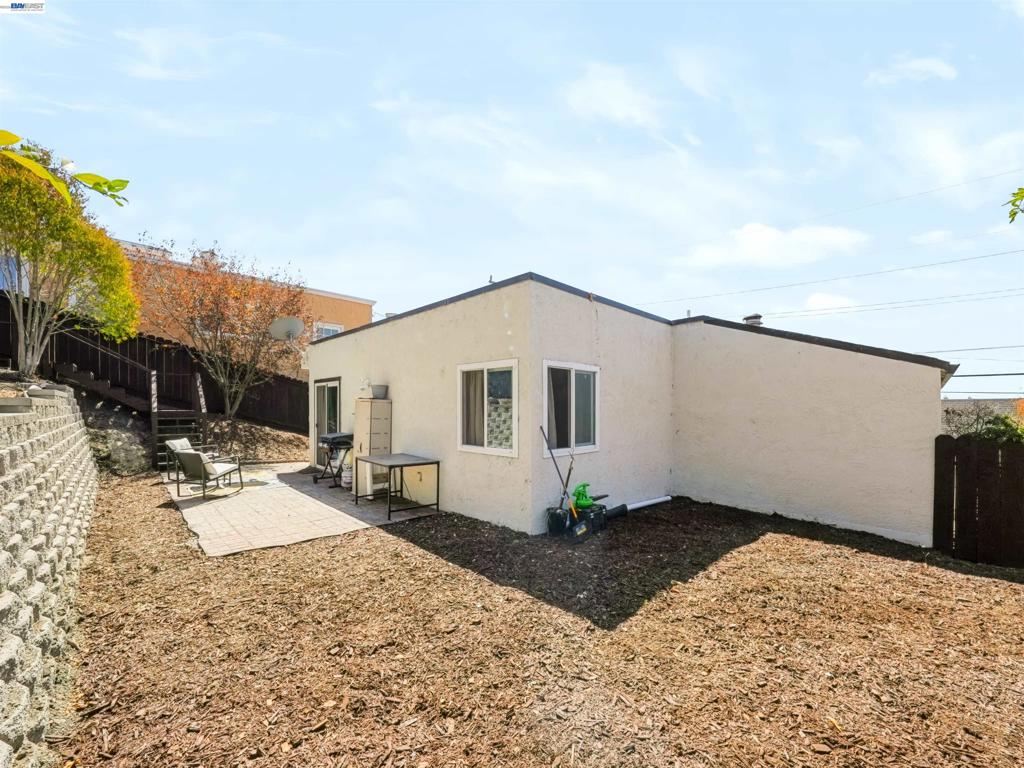 17198 Roberto St Property Photo 23
