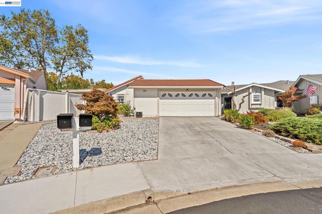 2106 Grackle Ct Property Photo 1