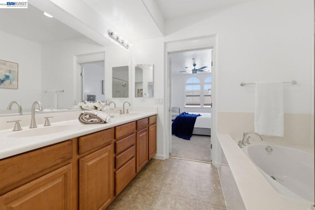 800 S Abel Street 519 Property Photo 18