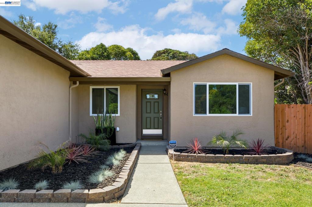 113 De Paul Dr Property Photo 1