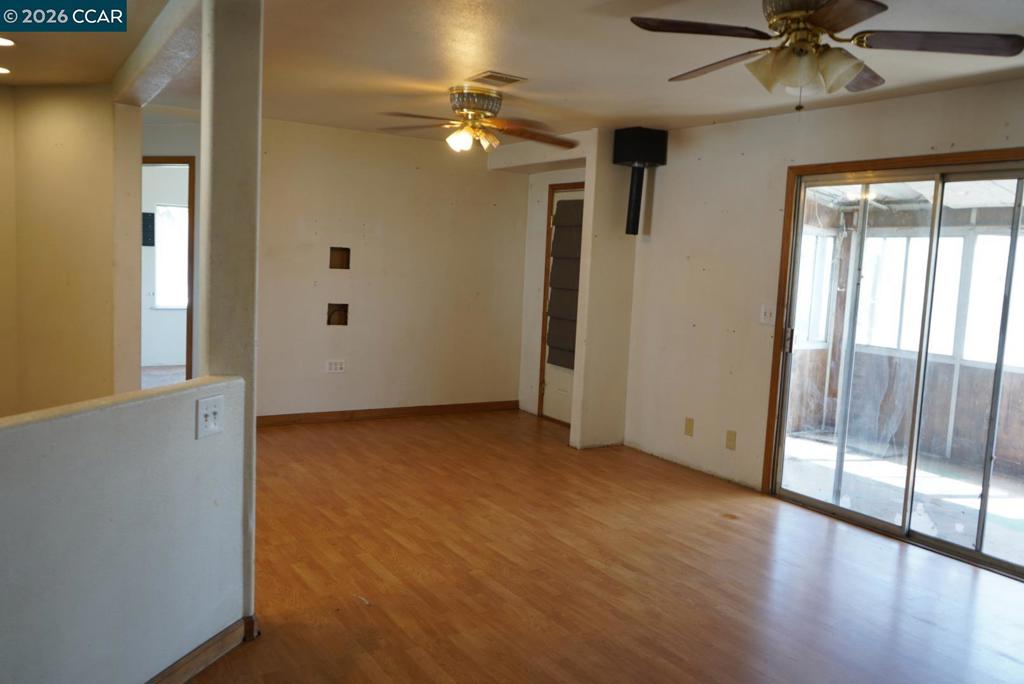 3698 Hawthorne Dr Property Photo 6