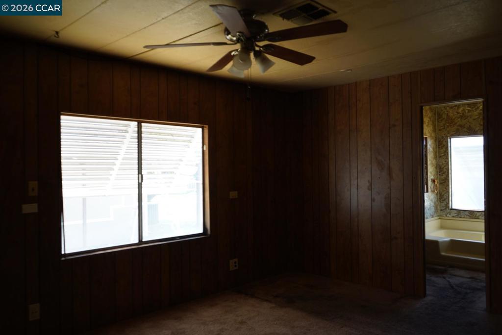 3698 Hawthorne Dr Property Photo 8