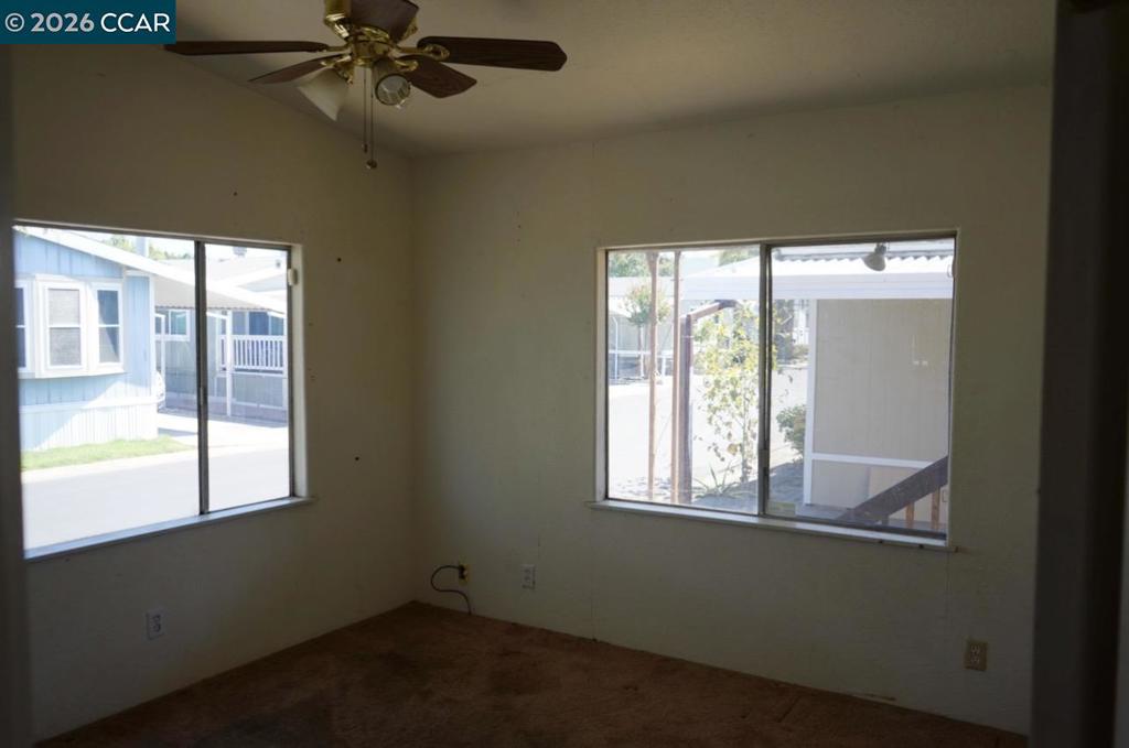 3698 Hawthorne Dr Property Photo 9