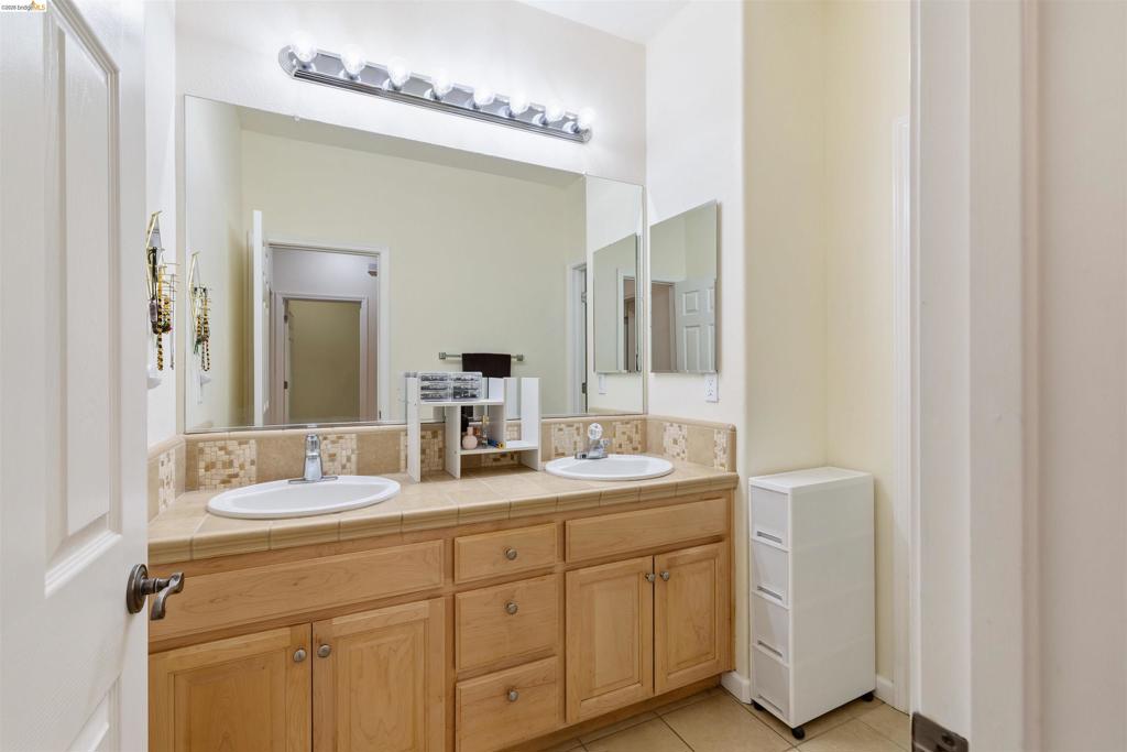 9569 California Oak Cir Property Photo 28
