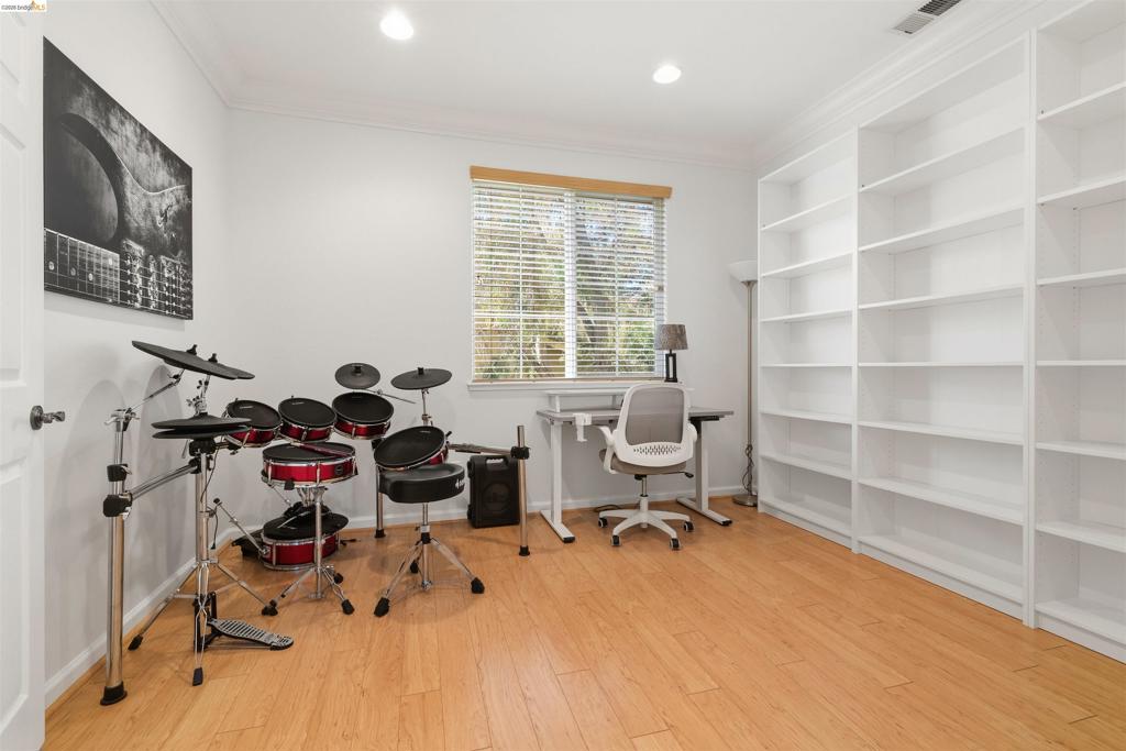9569 California Oak Cir Property Photo 32