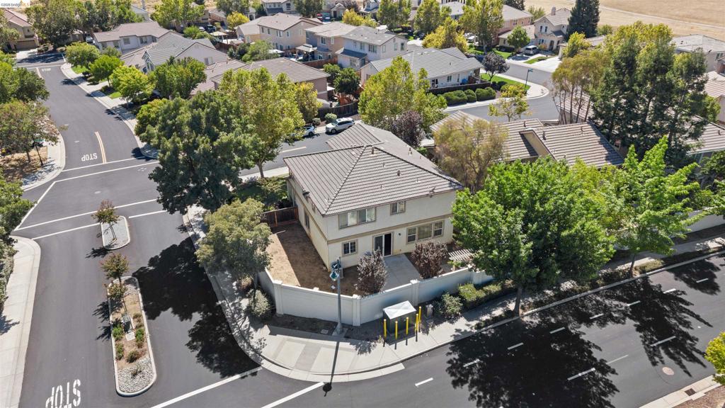9569 California Oak Cir Property Photo 42