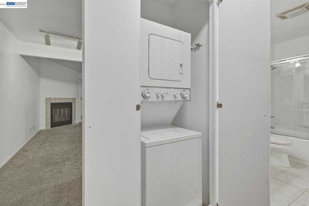 1511 Four Oaks Cir Property Photo 24