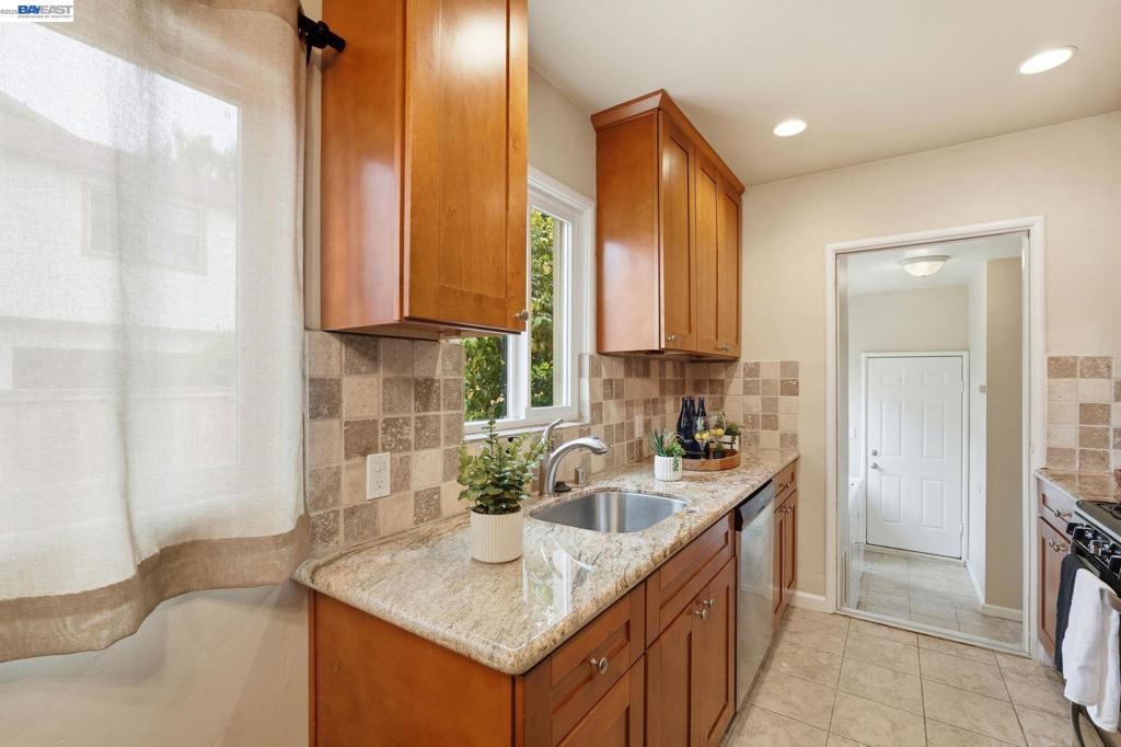 6505 Blake Property Photo 5
