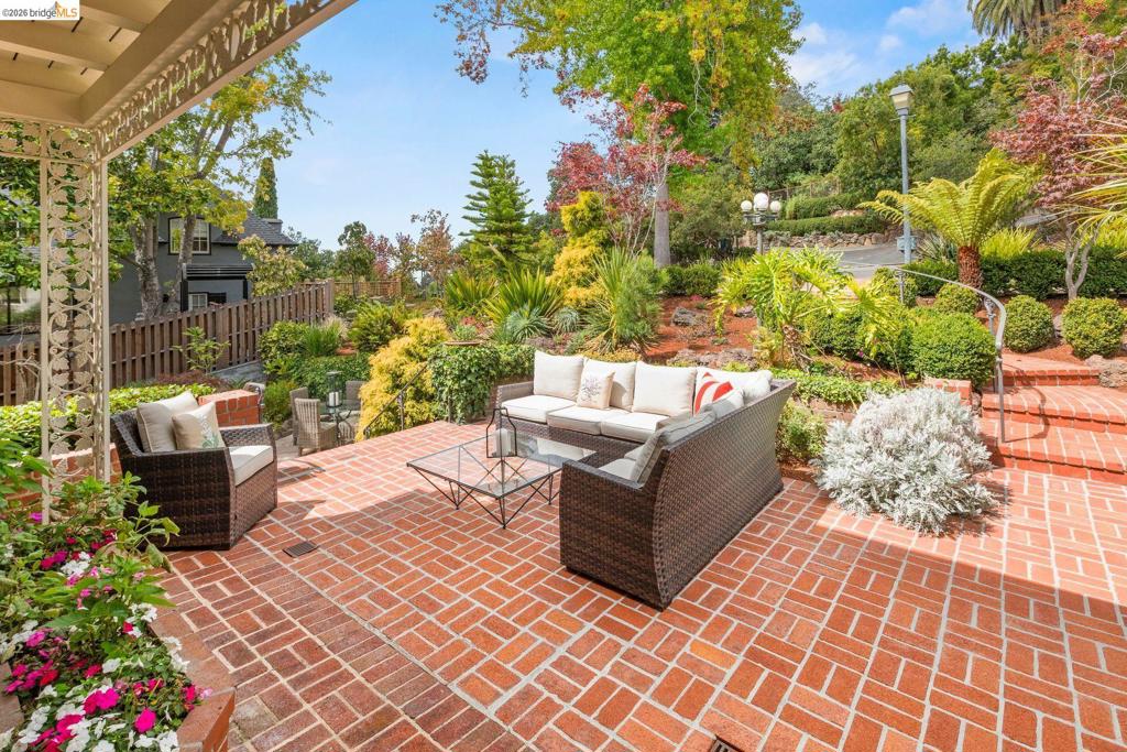 21 Selborne Drive Property Photo 49