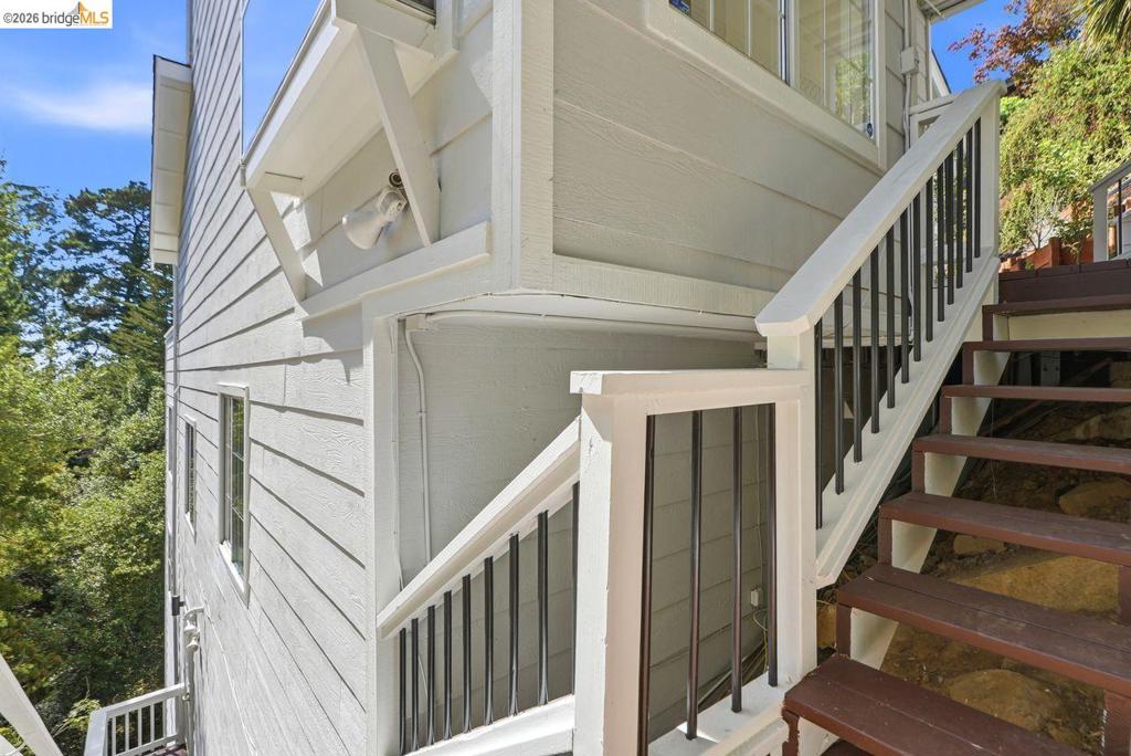 6163 Girvin Dr Property Photo 4