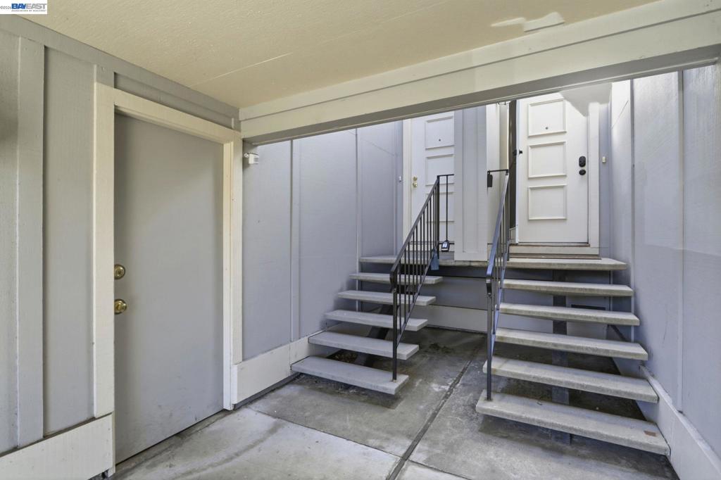 1371 Cherrywood Sq Property Photo 4