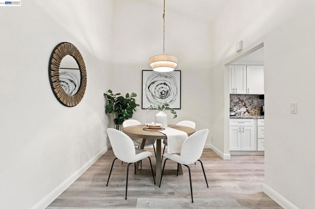 1371 Cherrywood Sq Property Photo 9