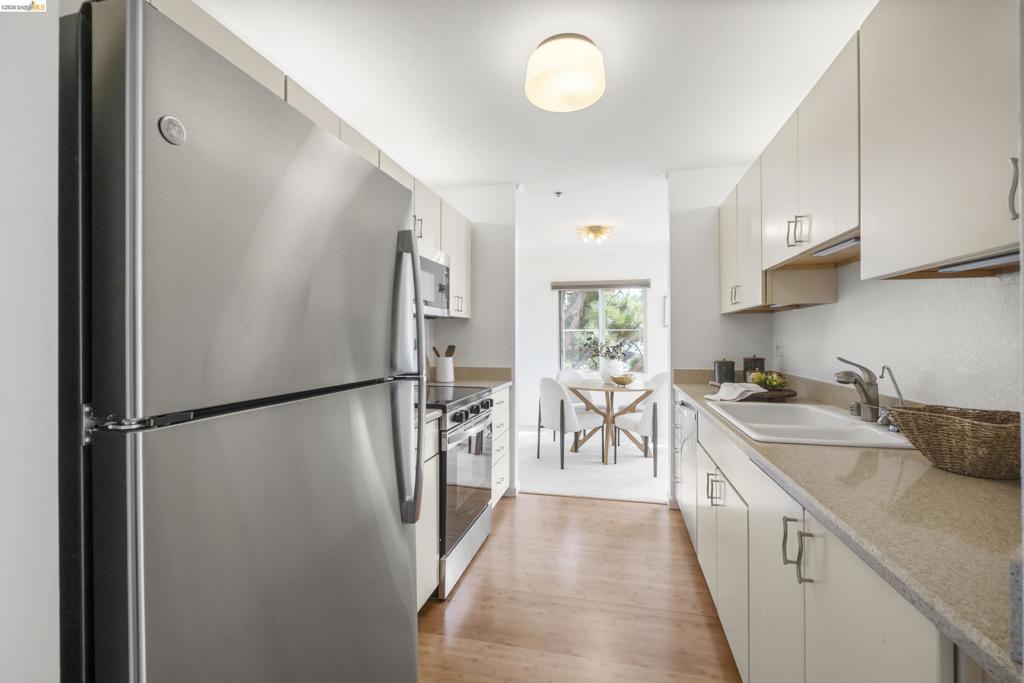 535 Pierce Street 1300 Property Photo 12