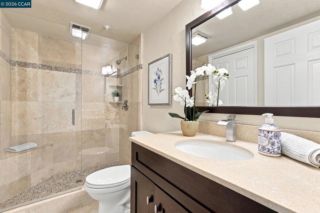 3193 Wayside Plz 25 Property Photo 22