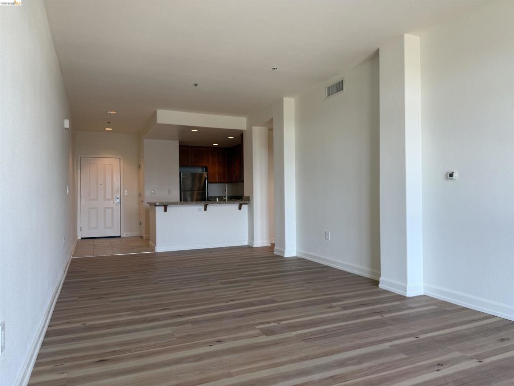 423 7th St 607 Property Photo 5
