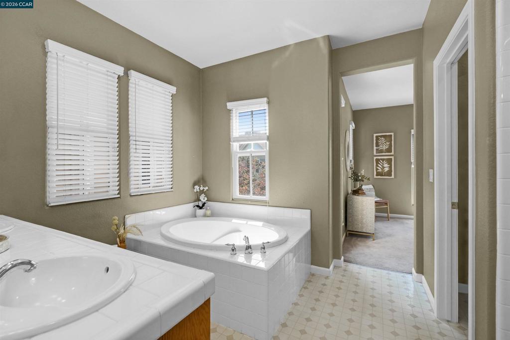 2063 Lewis St Property Photo 30