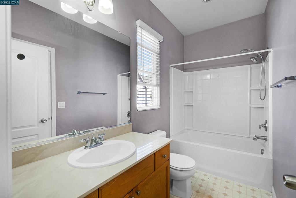 2063 Lewis St Property Photo 38