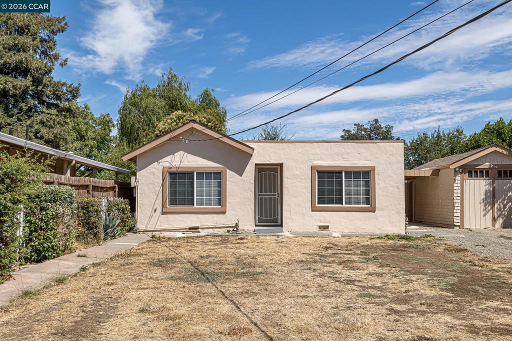 134 Chase St Property Photo 1