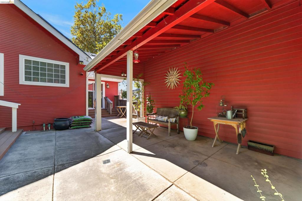 1169 1st Avenue Property Photo 24