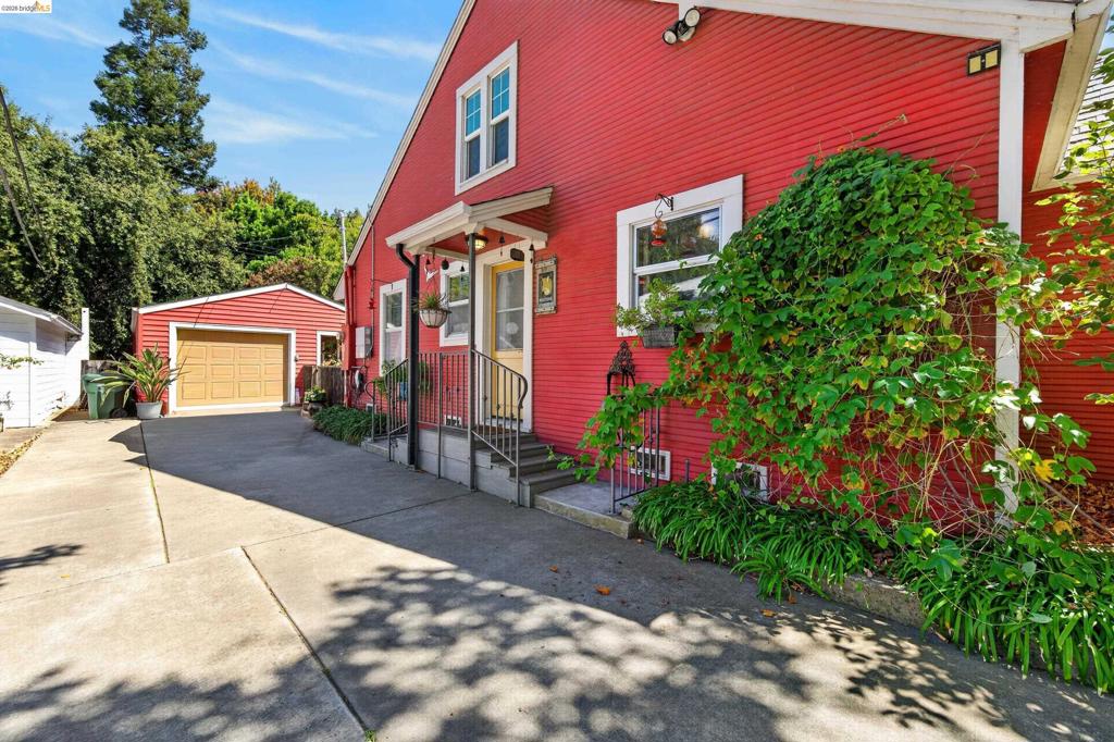 1169 1st Avenue Property Photo 33