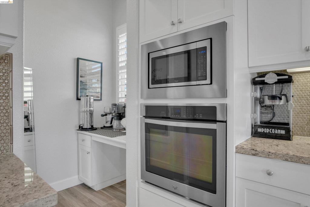 7364 Bay Harbor Way Property Photo 10