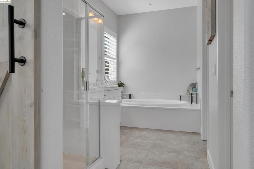 7364 Bay Harbor Way Property Photo 25