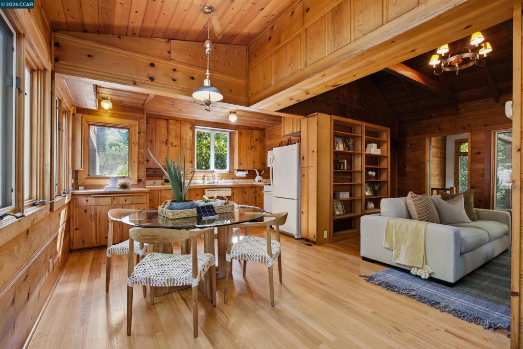 33 Oakwood Property Photo 10