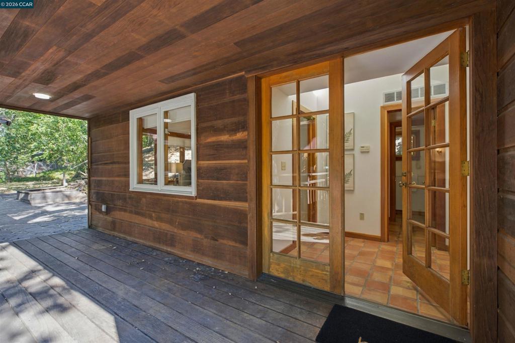 33 Oakwood Property Photo 15