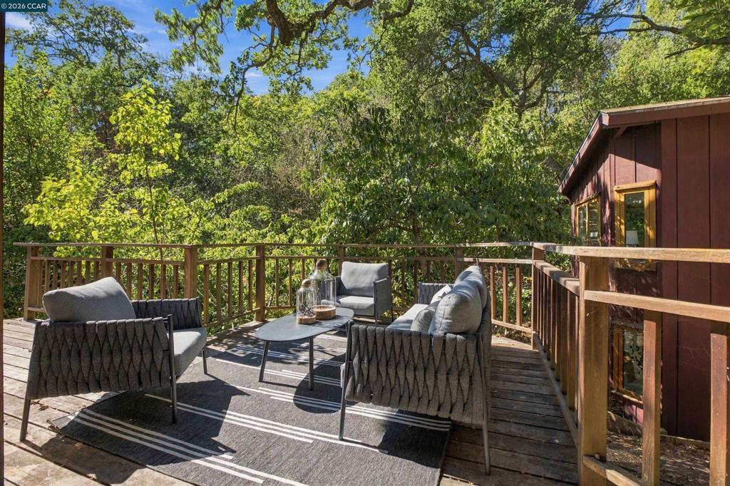 33 Oakwood Property Photo 20