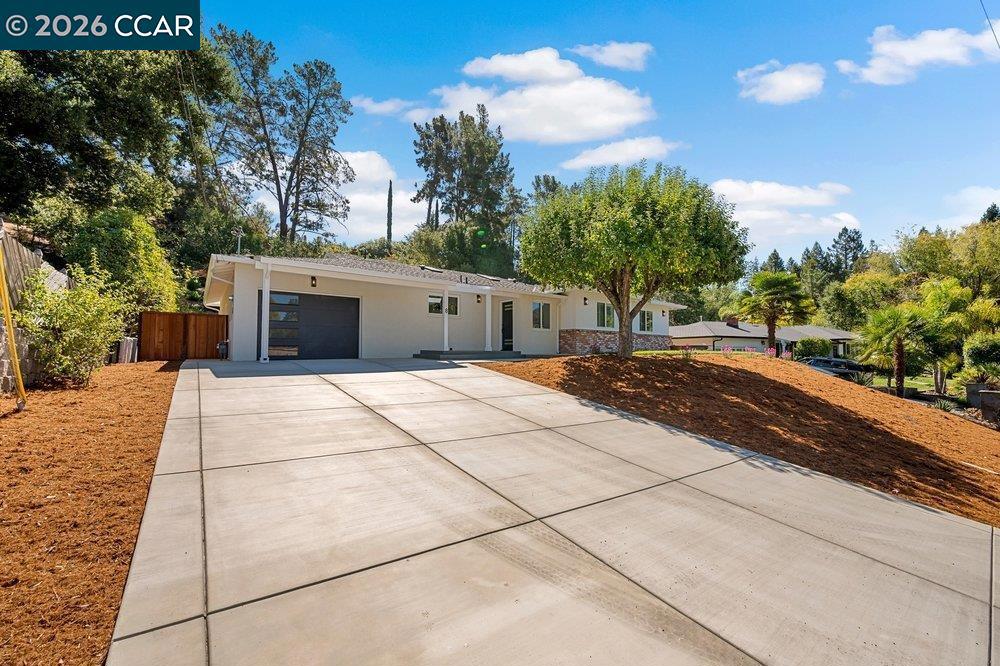 8 Ramona Dr Property Photo 2