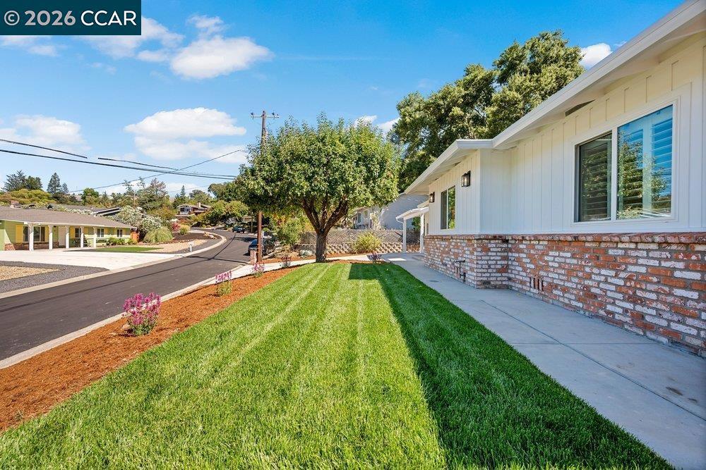 8 Ramona Dr Property Photo 4
