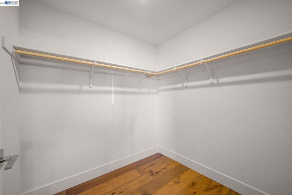 9732 Seawind Way Property Photo 4
