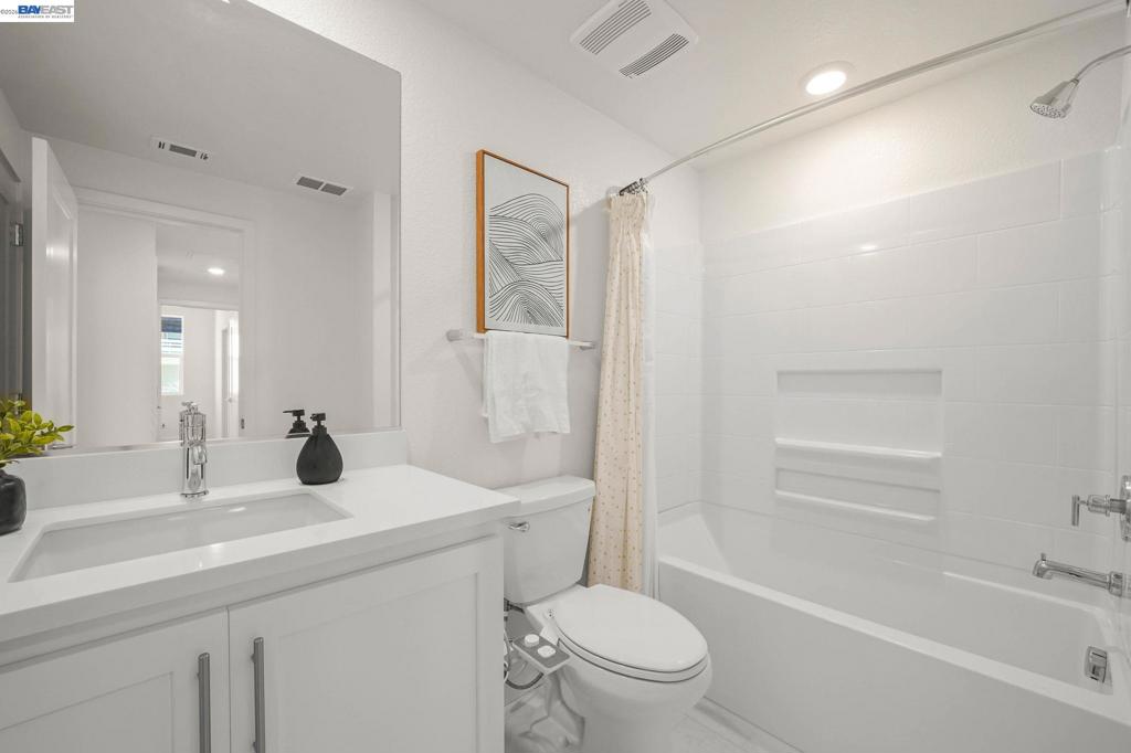 9732 Seawind Way Property Photo 23