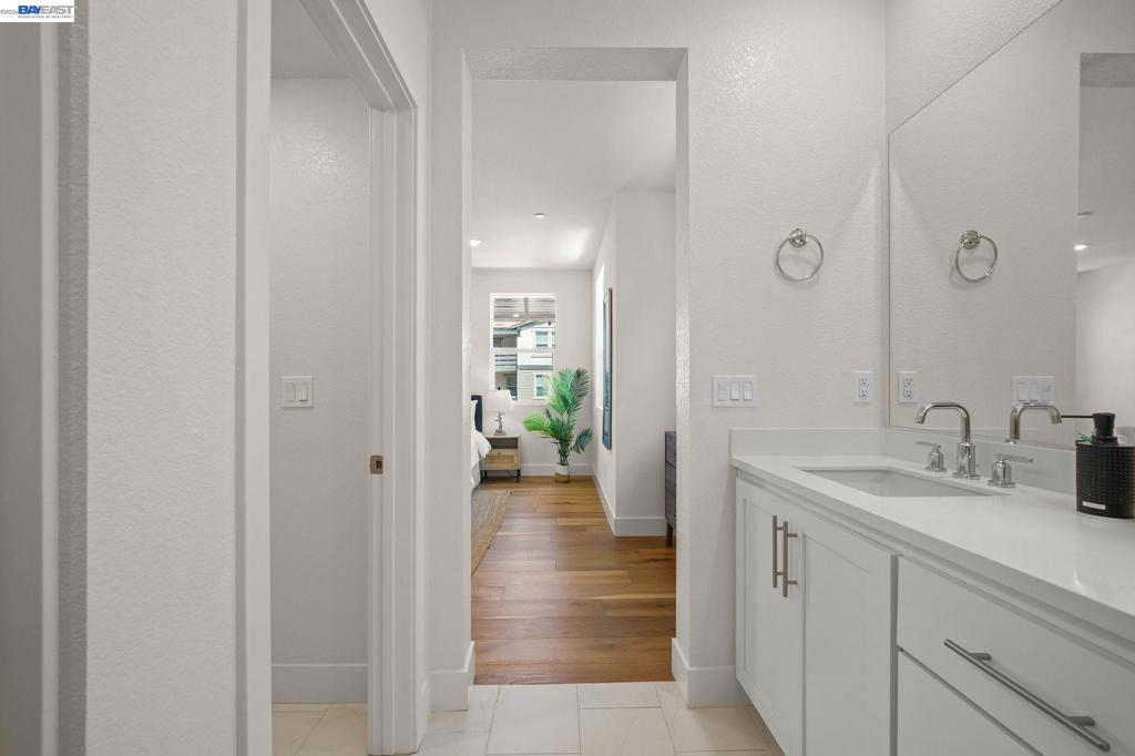 9732 Seawind Way Property Photo 27